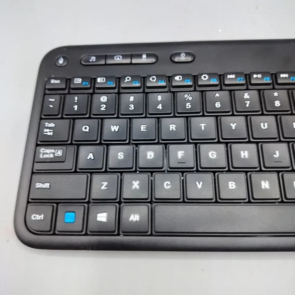 Logitech Wireless Touch Keyboard K400r with Built-in Trackpad NO DONGLE